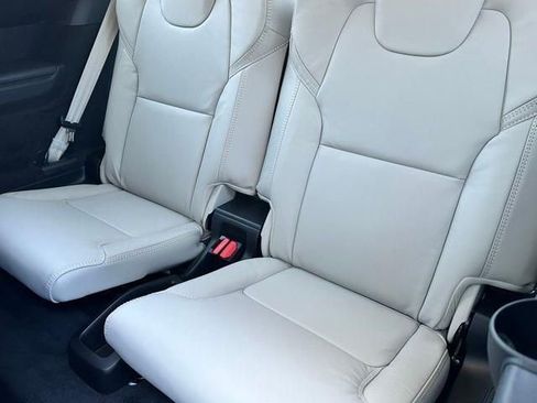 New 2026 Volvo XC90 T8 Ultra w/ Protection Package Premier AWD/4WD image 13