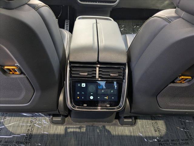 Used 2023 Rivian R1T Adventure Dual AWD/4WD image 17