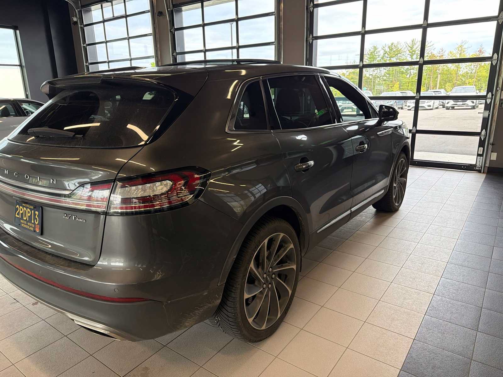 Used 2019 Lincoln Nautilus Reserve w/ Ultimate Package AWD/4WD image 11
