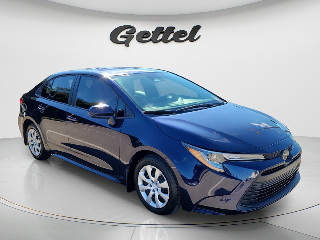 Certified 2025 Toyota Corolla LE FWD image 3