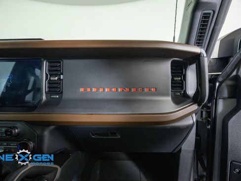 Used 2024 Ford Bronco Outer Banks AWD/4WD image 46