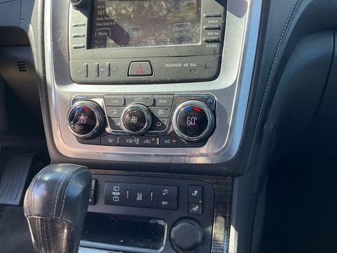 Used 2013 GMC Acadia SLT FWD image 24