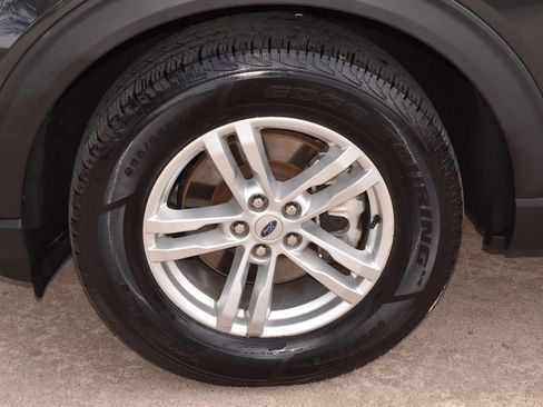 Certified 2023 Ford Explorer XLT w/ Equipment Group 202A image 38