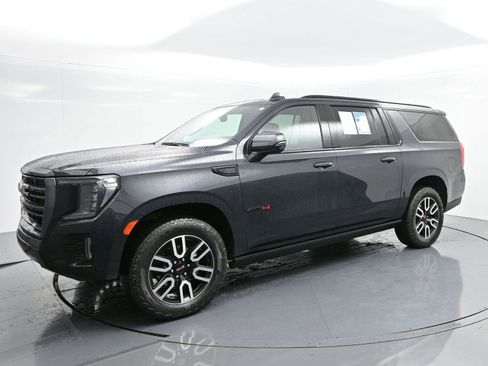 Used 2023 GMC Yukon XL AT4 w/ AT4 Premium Package image 3