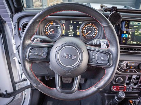 Used 2024 Jeep Wrangler Unlimited Rubicon 392 image 17