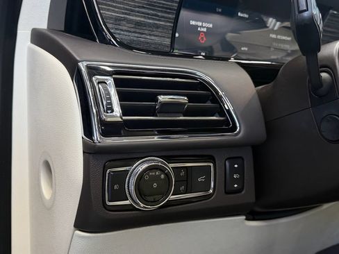 Used 2021 Lincoln Navigator Black Label w/ Cargo Convenience Package AWD/4WD image 21