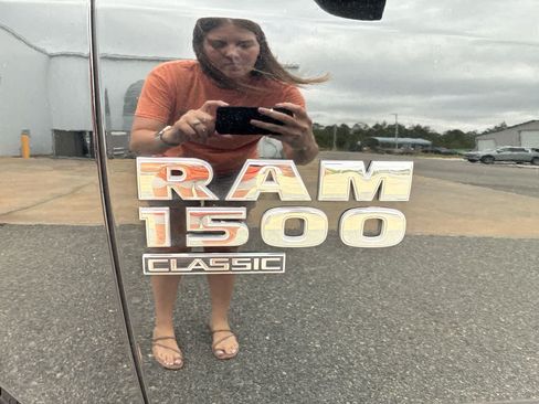 Used 2024 RAM 1500 Classic SLT AWD/4WD image 27