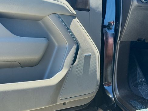 Used 2024 Chevrolet Tahoe LT RWD image 25