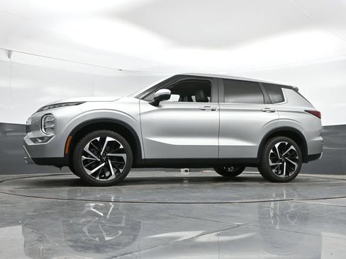 Used 2024 Mitsubishi Outlander SE AWD/4WD image 45