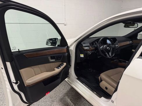 Used 2013 Mercedes-Benz E 350 4MATIC Sedan image 9