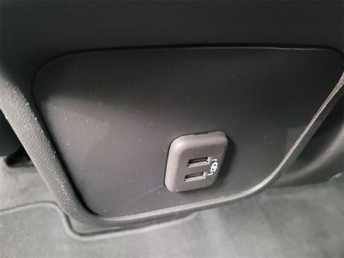 Used 2023 GMC Terrain SLE w/ Driver Convenience Package image 10