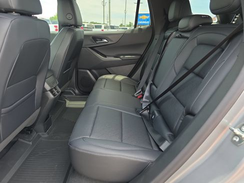 New 2026 Chevrolet Equinox LT w/ Convenience Package II FWD image 11