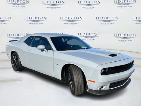 Used 2021 Dodge Challenger R/T w/ Carbon/Suede Interior Package image 4