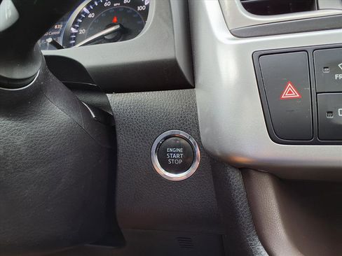 Used 2018 Toyota Highlander XLE image 27