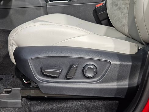 Certified 2025 Toyota Tacoma Limited AWD/4WD image 23