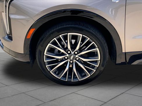 Used 2024 Cadillac XT4 Sport w/ Cold Weather Package FWD image 11
