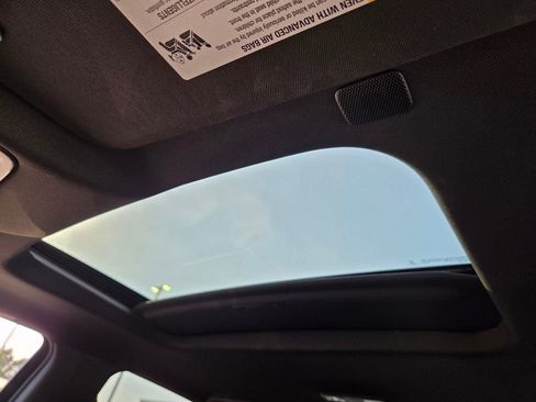 Used 2021 Chevrolet Silverado 1500 High Country w/ Technology Package image 17