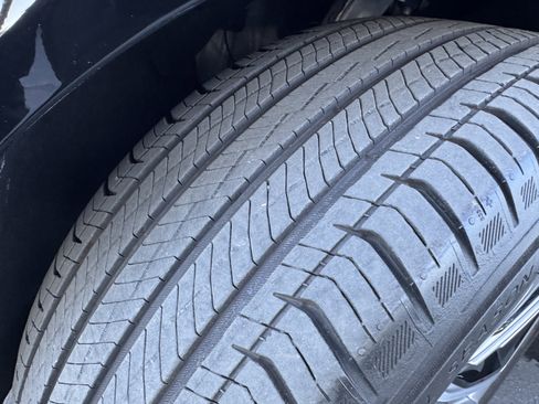 Used 2024 Cadillac Lyriq Luxury image 13