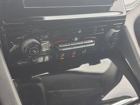 Used 2022 Jeep Grand Cherokee L Laredo w/ Luxury Tech Group I image 30