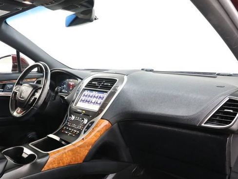 Used 2019 Lincoln Nautilus Select AWD/4WD image 18