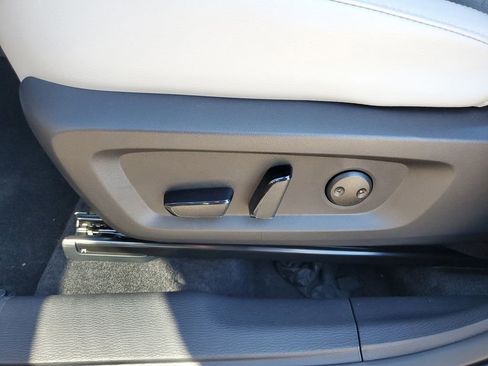 New 2026 Mitsubishi Outlander SEL FWD image 14