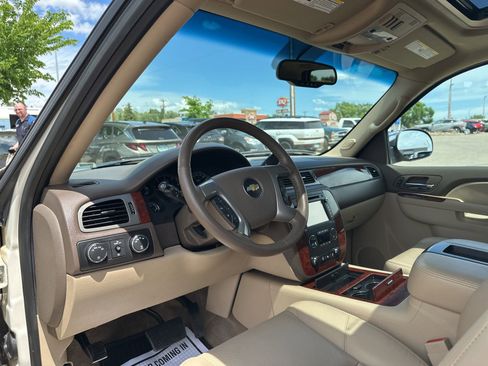 Used 2013 Chevrolet Suburban LTZ AWD/4WD image 12