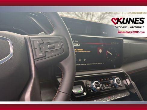 Used 2025 GMC Sierra 1500 AT4 w/ Technology Package AWD/4WD image 22