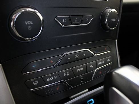 Used 2022 Ford Escape SE w/ Cold Weather Package image 12