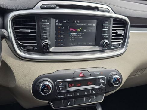 Used 2019 Kia Sorento AWD w/ LX Convenience Package image 4