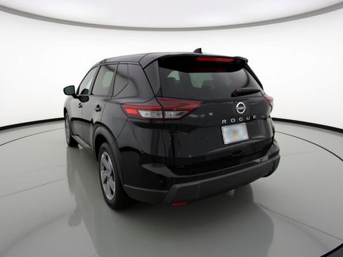 Used 2025 Nissan Rogue SV image 6