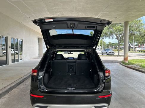 Used 2023 Mitsubishi Outlander SE FWD image 32