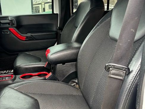 Used 2016 Jeep Wrangler Unlimited Sahara image 48