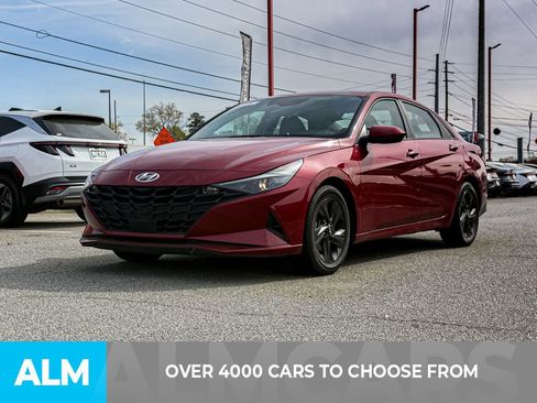 Used 2021 Hyundai Elantra SEL w/ Convenience Package image 2