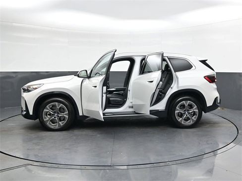 Used 2025 BMW X1 xDrive28i w/ Technology Package image 33