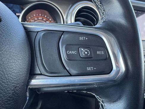 Used 2021 Jeep Gladiator Overland w/ Cold Weather Group image 17