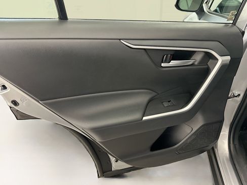 Used 2025 Toyota RAV4 XLE image 28