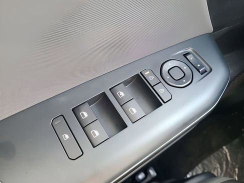 New 2025 Kia K4 FWD image 26