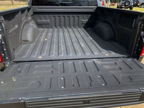 Used 2018 Ford F150 XLT w/ Equipment Group 302A Luxury image 10