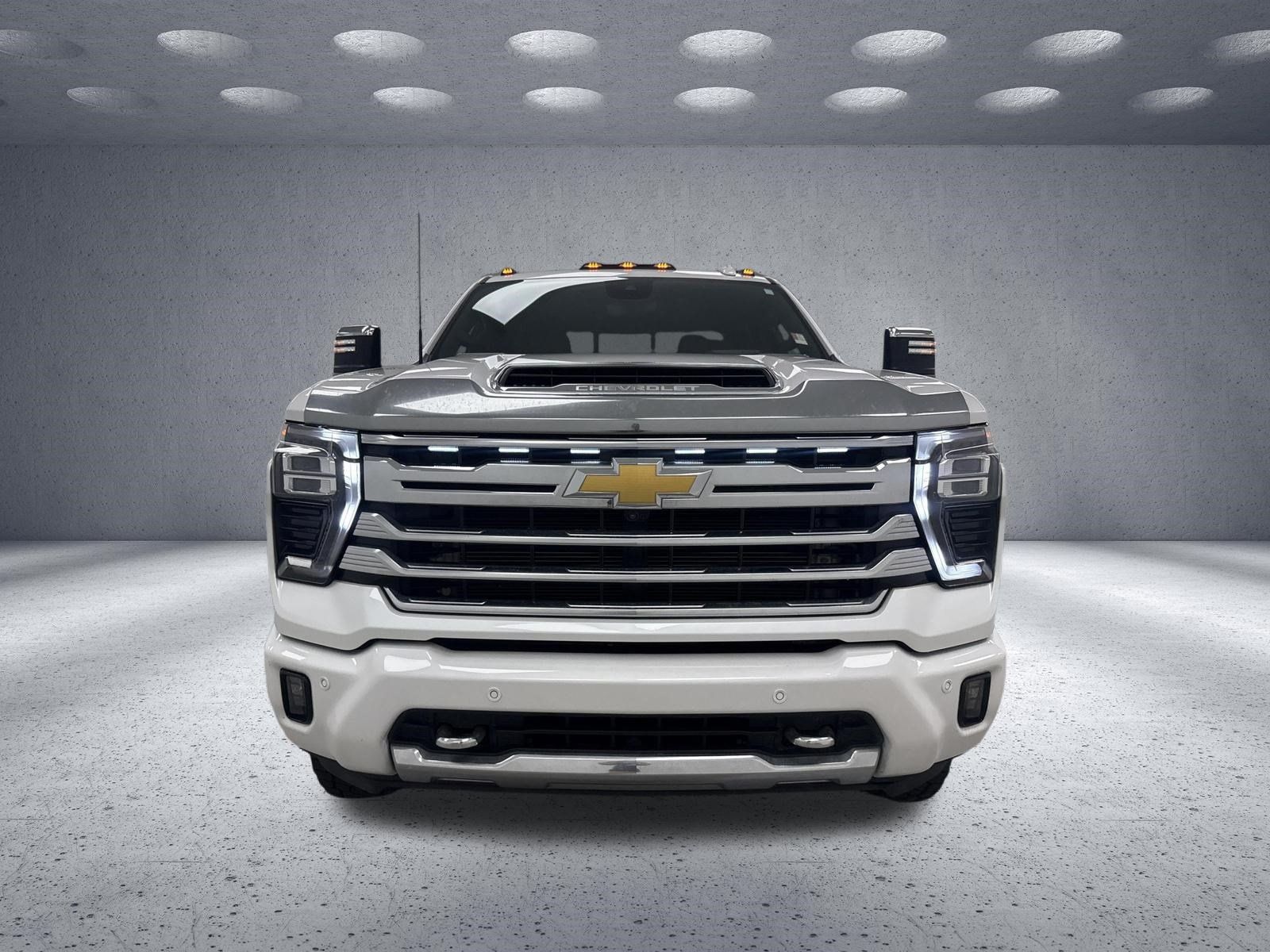 Used 2025 Chevrolet Silverado 2500 High Country w/ Technology Package AWD/4WD image 8