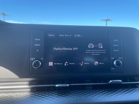 Used 2024 Kia Carnival LX image 14