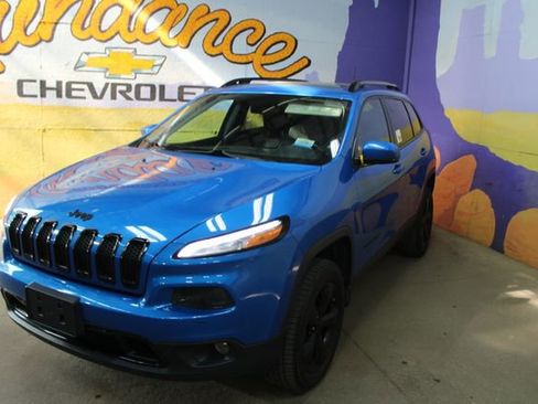 Used 2018 Jeep Cherokee High Altitude AWD/4WD image 4