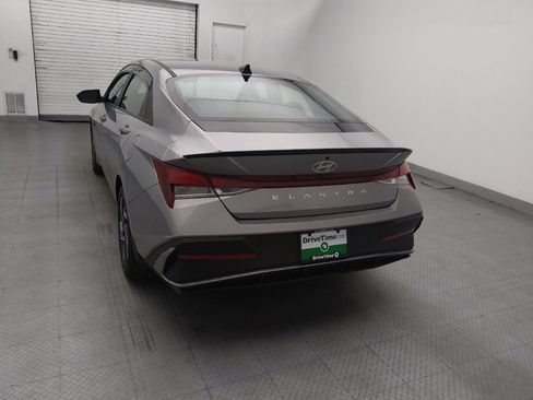 Used 2025 Hyundai Elantra Sport FWD image 6