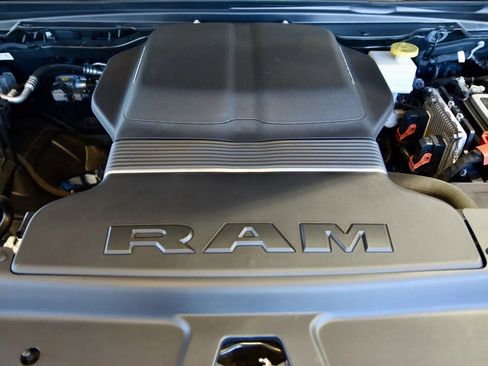 Used 2022 RAM 1500 Laramie AWD/4WD image 32