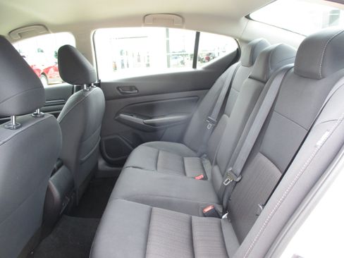 Used 2025 Nissan Altima 2.5 SV FWD image 29