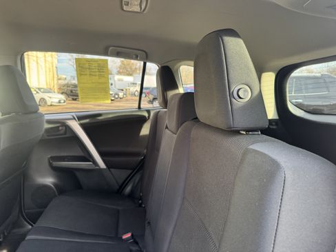 Used 2016 Toyota RAV4 LE image 15