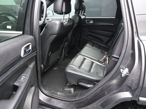 Used 2019 Jeep Grand Cherokee Limited AWD/4WD image 17