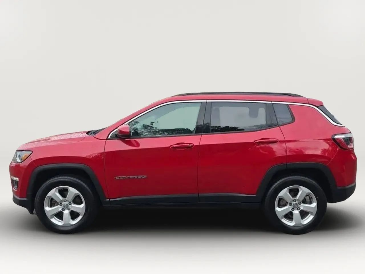 Used 2018 Jeep Compass Latitude w/ Popular Equipment Group AWD/4WD image 5