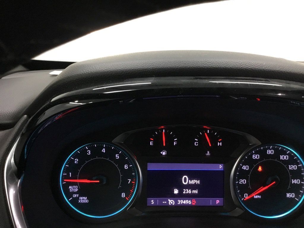 Used 2023 Chevrolet Traverse LT FWD image 34