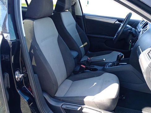 Used 2017 Volkswagen Jetta S w/ Jetta S Cold Weather Package FWD image 22