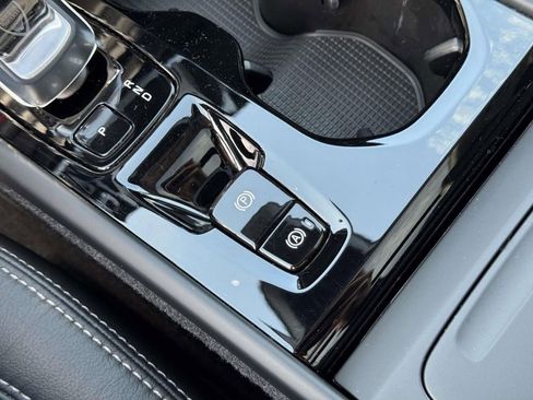 Used 2023 Volvo XC40 B5 Plus w/ Climate Package image 28